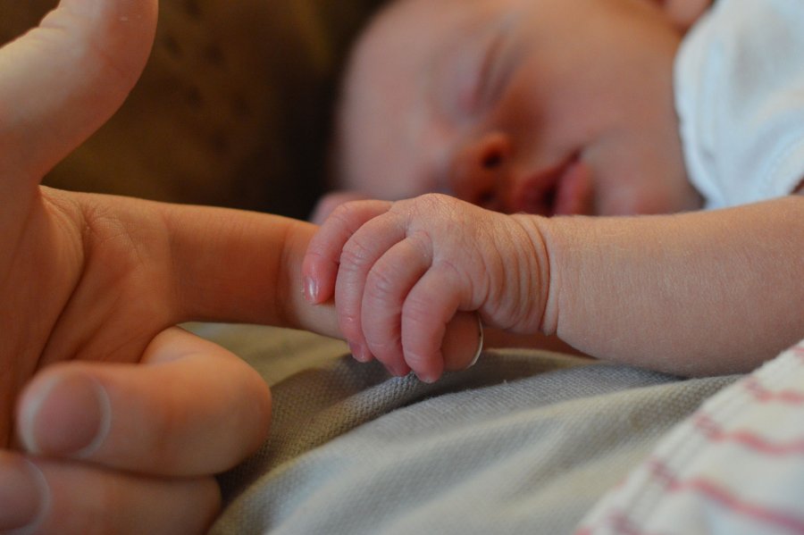 Lindjet ranë 22% vitin e kaluar, pagesat për bonuset e bebeve u shtuan
