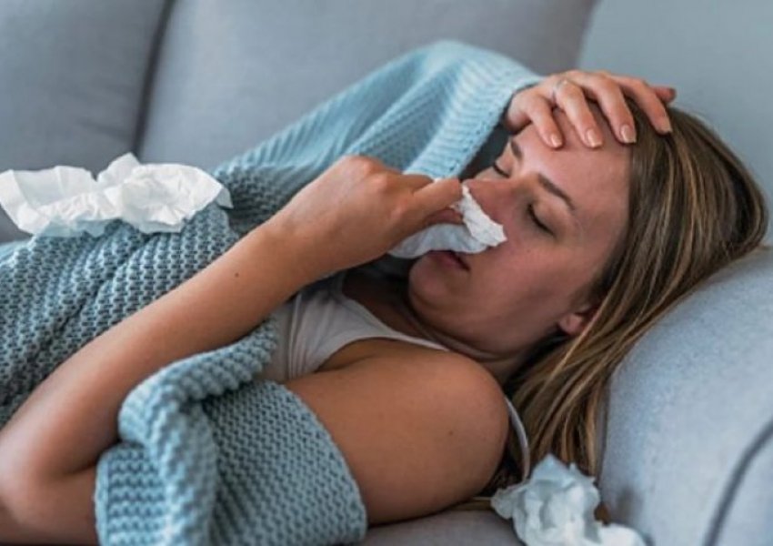 Simptomat e alergjisë mund t’ju mashtrojnë këtë vit! Shumë i ngatërrojnë me të ftohtin – katër gjëra bëjnë diferencën