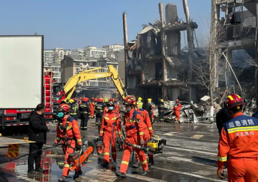 Shpërthim në një ndërtesë të Kinës, vdesin dy persona, plagosen 26