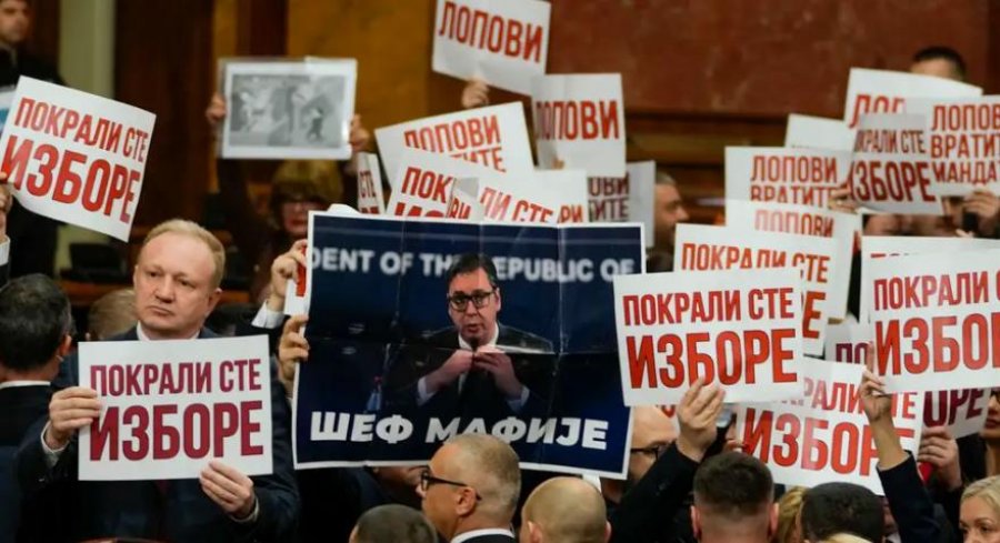 'Vuçiç ka frikë nga një hetim ndërkombëtar, ndaj vendosi përsëritjen e zgjedhjeve në Beograd'
