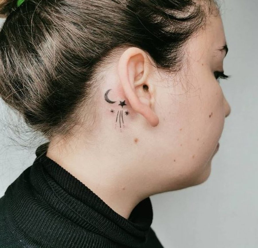 Disa tatuazhe minimaliste që sfidojnë vathët si aksesorë