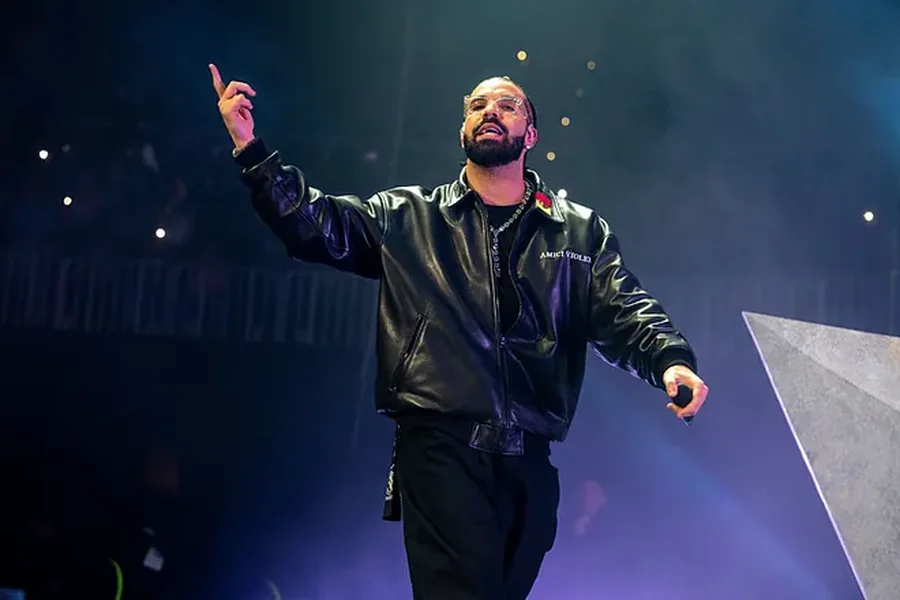 Drake i dhuron fanses shtatzënë 25 mijë dollarë!