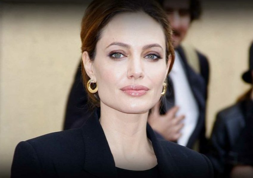 Angelina Jolie dominon në procesin gjyqësor kundrejt Brad Pitt