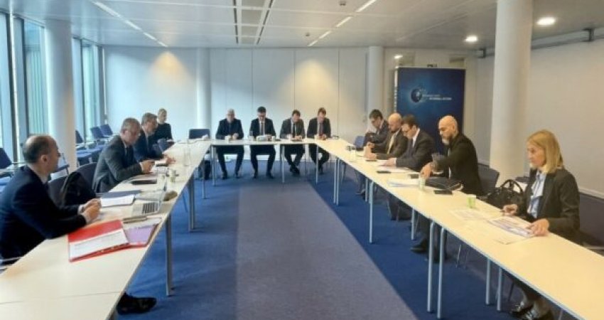Përfundojnë takimet në Bruksel, Bislimi e Petkoviq s’flasin për media 