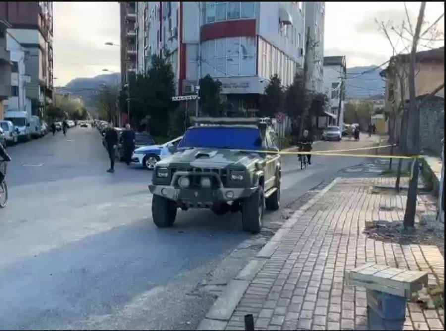 EMRAT/ Vetëdorëzohet në polici autori plagosjes së policit në Shkodër