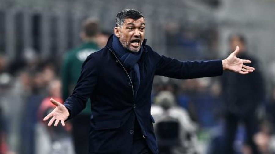 Trajneri i Portos sulmon gjyqtarin, kryetarin e bashkisë dhe policët në një ndeshje futbolli