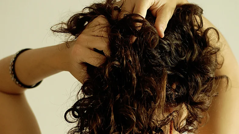 Çfarë duhet të dini për rënien e flokëve pas shtatzënisë?