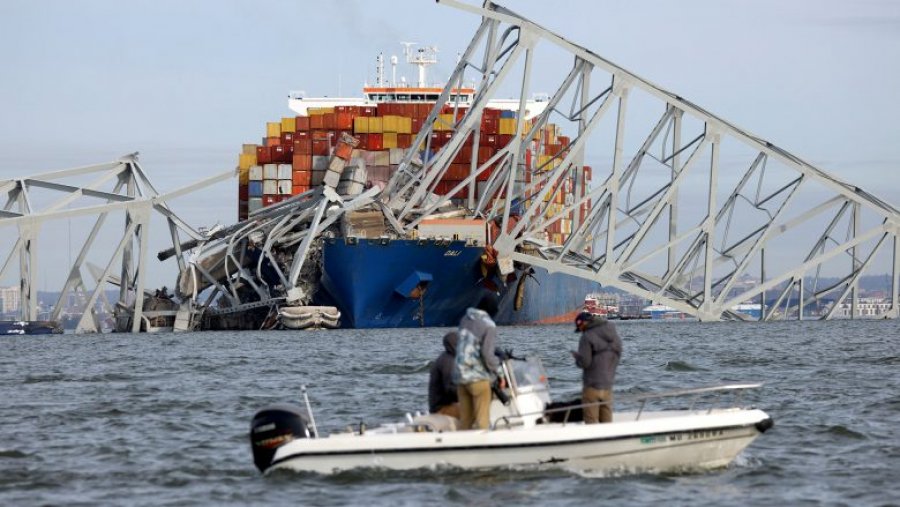 Përplasja e anijes në urën e famshme në Baltimore, gjashtë persona konsiderohen të zhdukur