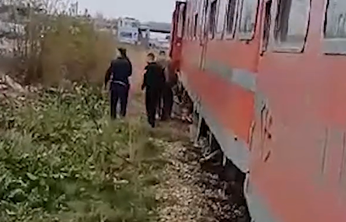 Aksident i rëndë, treni përplas këmbësoren