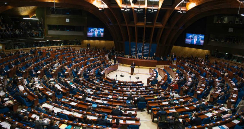 Mediat serbe zbulojnë se kush votoi kundër propozimit për antarësimin e Kosovës në KiE