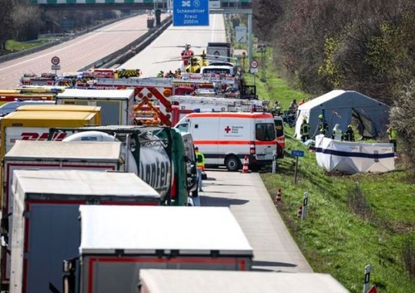 Disa të vdekur nga një aksident i autobusit në autostradën e Gjermanisë Lindore