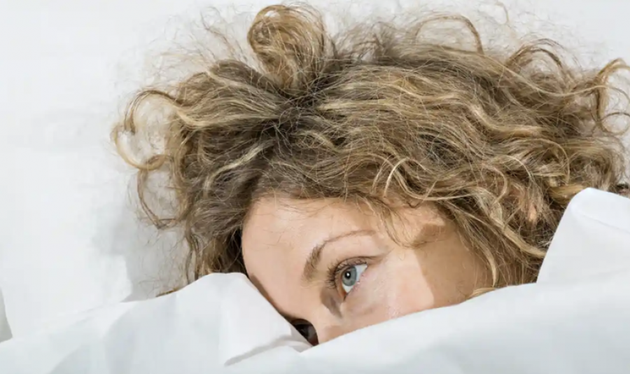 Studimi: Nëse nuk flini mirë për 2 net, mund të ndiheni disa vite më të mëdhenj në moshë