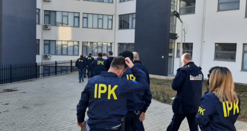 IPK rekomandon suspendimin e policit që dyshohet se kontrabandoi mall mbi 4 mijë euro dhe kërkon suspendimin e një polici kufitar 