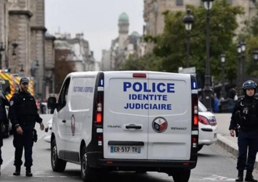 Parisi nën frikën e sulmeve terroriste, shtohet masat e sigurisë për Pashkët