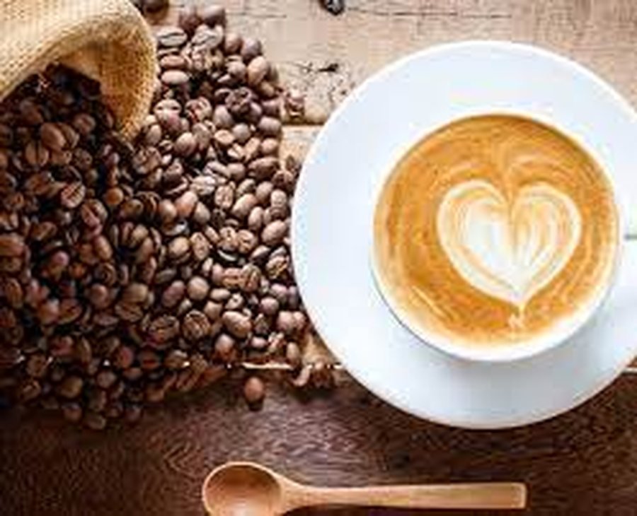 3 arsye pse kafeja mund t’ju bëjë të ndjeni të përziera!