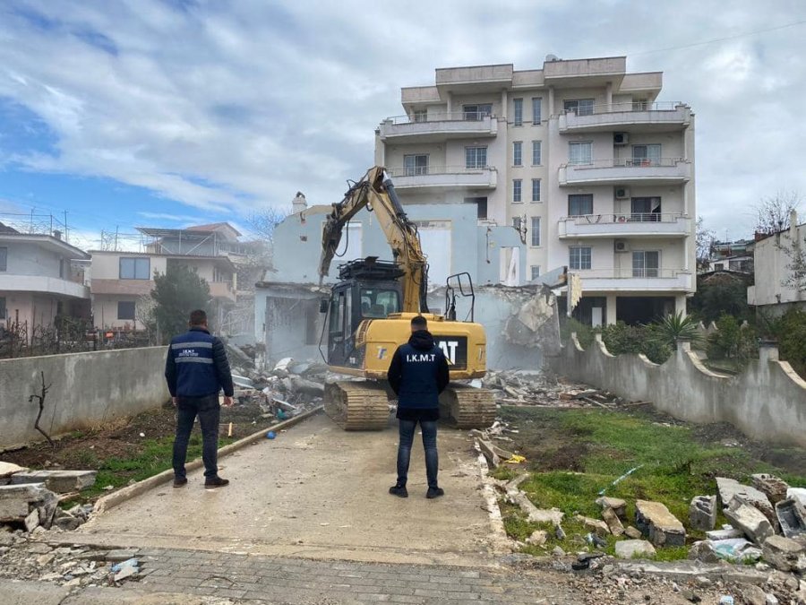 Korrupsion me ndërtimet pa leje në Lushnjë - dënohen katër inspektorë të IMT dhe dy policë  