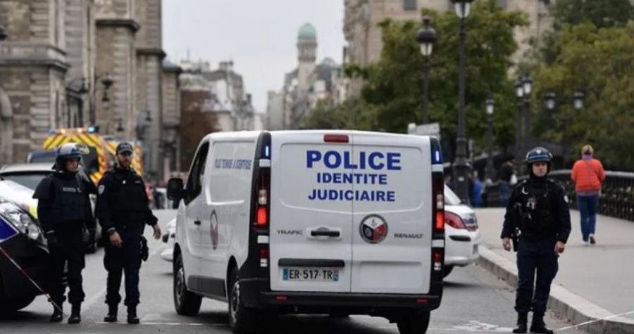 Parisi nën frikën e sulmeve terroriste, shtohet masat e sigurisë për Pashkët