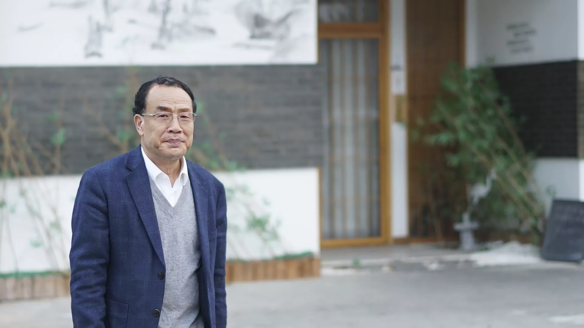 Shkencëtari kinez i koronavirusit lejohet të kthehet në laboratorin e tij pas protestës te porta