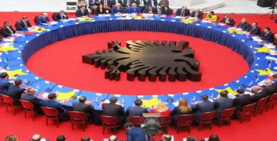 Hynë në fuqi marrëveshja, Shqipëri-Kosovë 'pa kufi'... për 9 muaj