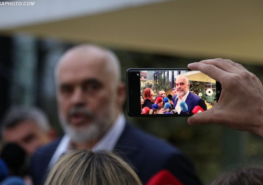 Liria e medias në rënie pikiatë në Shqipëri/ Rama: Jemi shumë të shqetësuar për... situatën në botë