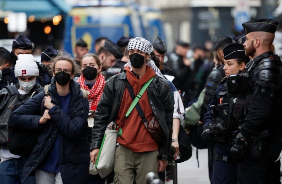 Policia franceze nxjerr studentët pro-palestinezë nga universiteti Sciences Po pas protestave gjatë natës
