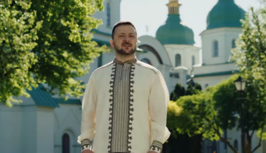 Zelensky: Ukrainasit gjunjëzohen vetëm në lutje dhe kurrë para pushtuesve