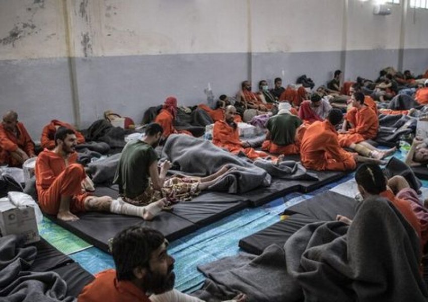 Luftëtarët shqiptarë të ISIS, identifikon 19 persona në burgjet kurde dhe në Siri