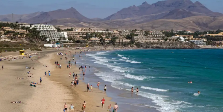 Spanjë: Protesta në Ishujt Kanare kundër turizmit masiv