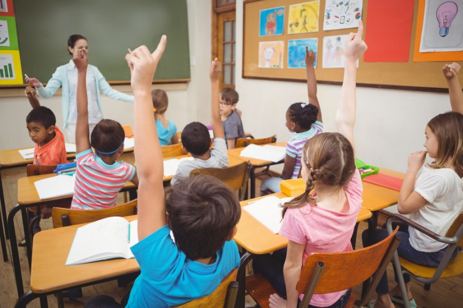 Ulet ndjeshëm raporti nxënës - mësues në shkollat publike
