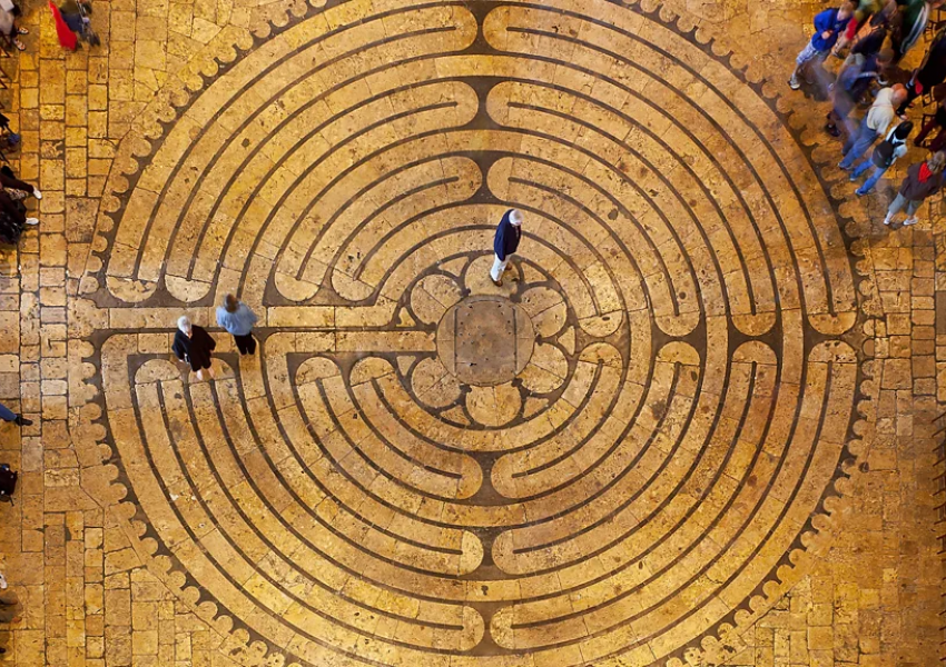 Ecja në labirint, metoda e lashtë që heq ankthin