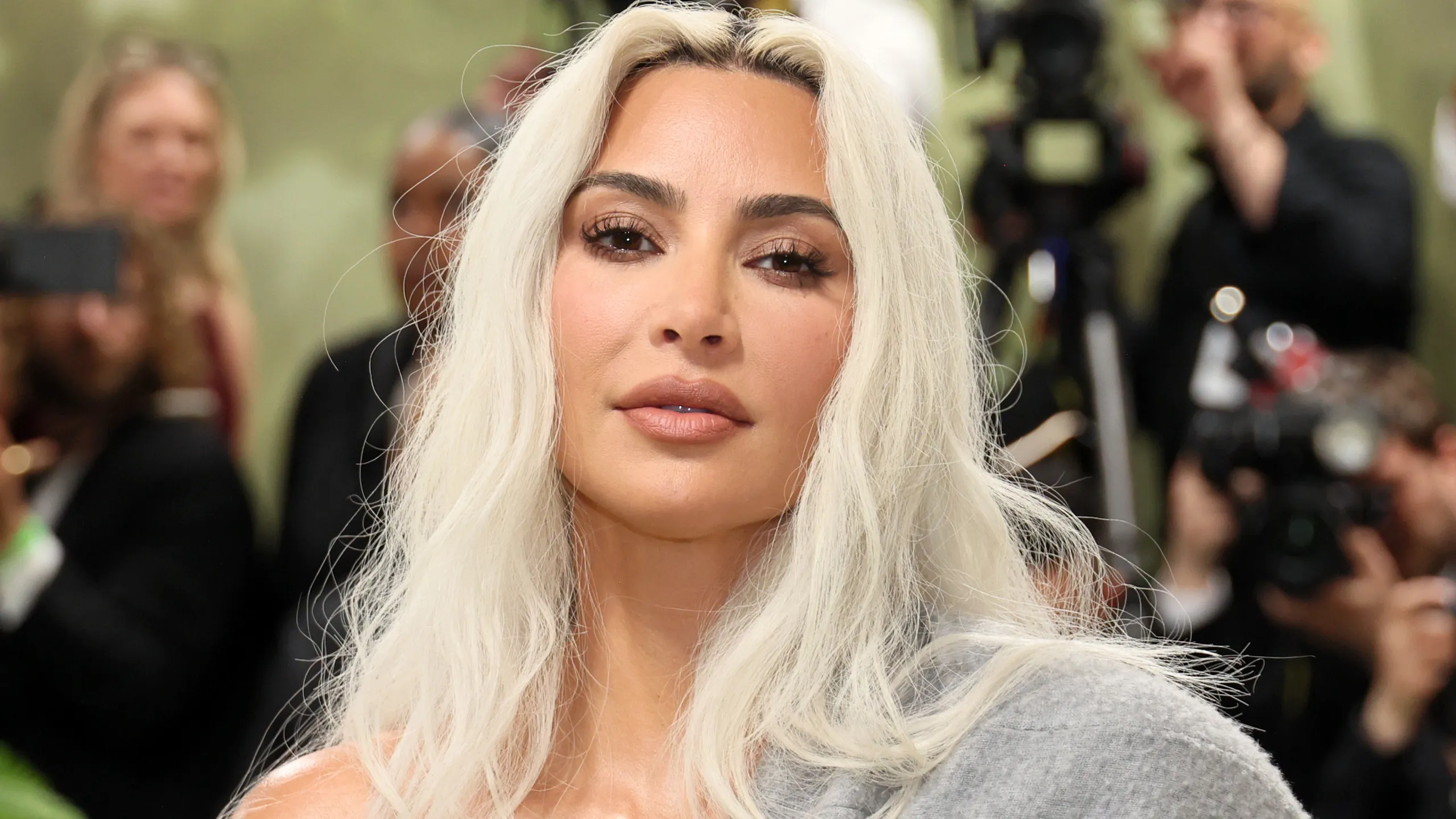 Kim Kardashian shokon me ndërhyrjen e re estetike!