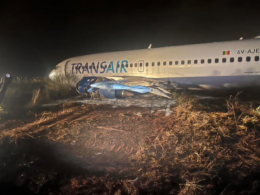 Sërish probleme për Boeing/ Avioni pëson defekt gjatë ngritjes, 11 të lënduar në Senegal