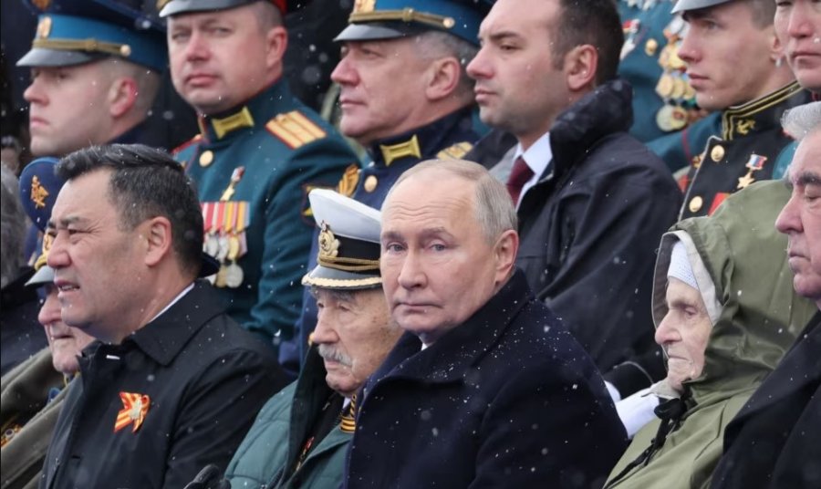 Kremtimi i fitores së Rusisë në Luftën e Dytë Botërore - shtyllë kryesore e sundimit të Putinit