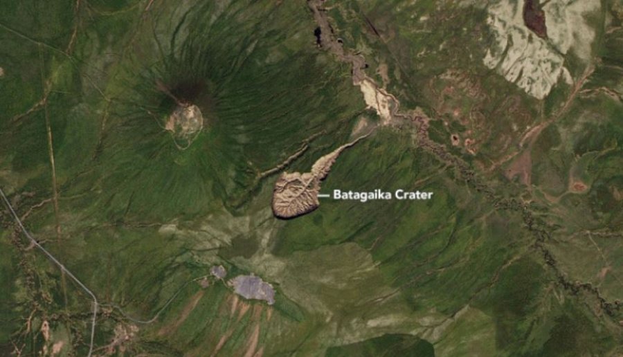 ‘Porta e nëntokës’, shkencëtarët: Një krater i madh në Siberi po bëhet më i madh