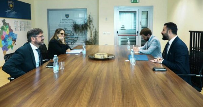 Ministri i Kurtit takon shefen e zyrës së KiE në Kosovë, zbardhen detaje të takimit
