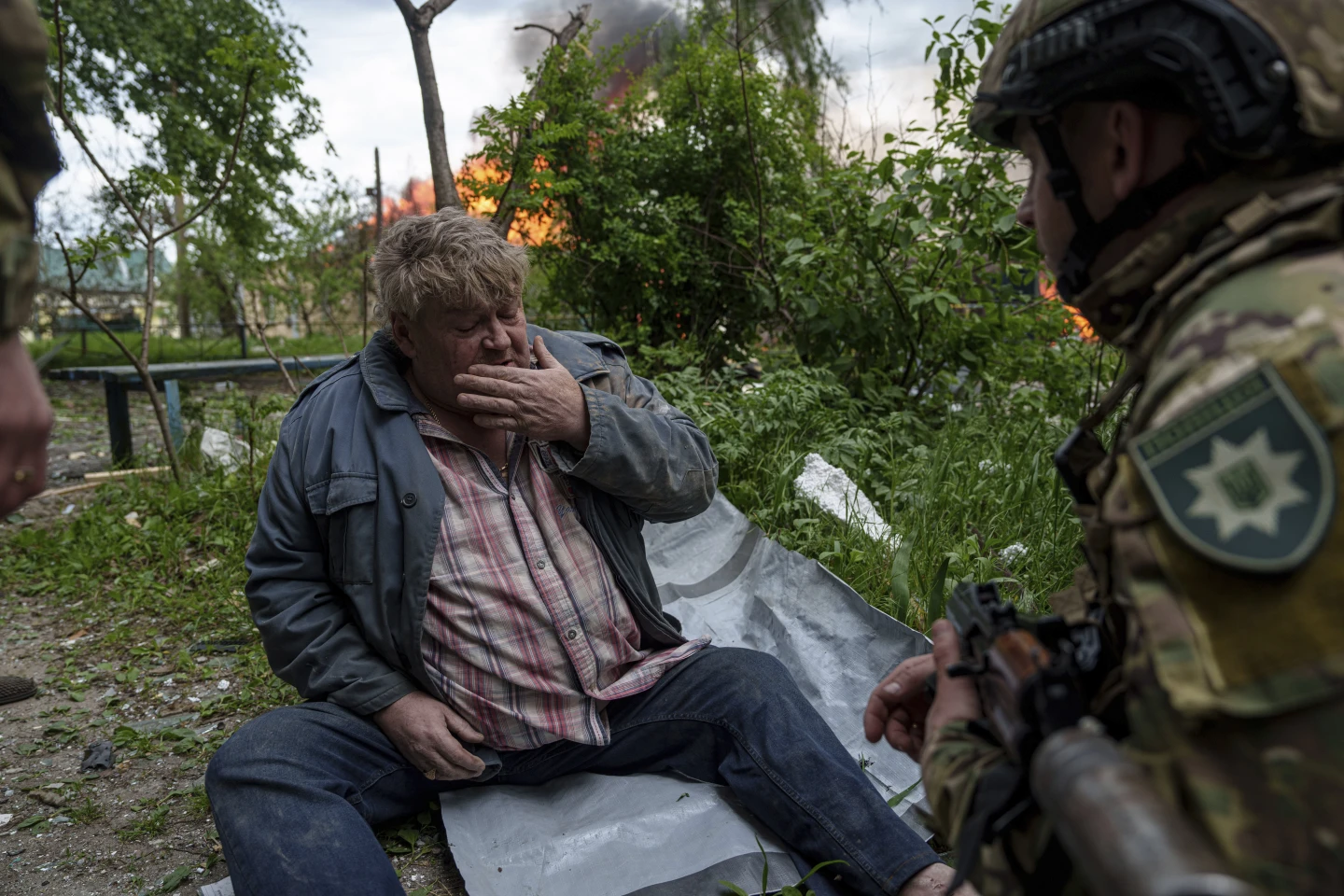 FOTO/ Rusia pushton 5 fshatra në verilindje të Ukrainës, mbi 1700 banorë lënë shtëpitë