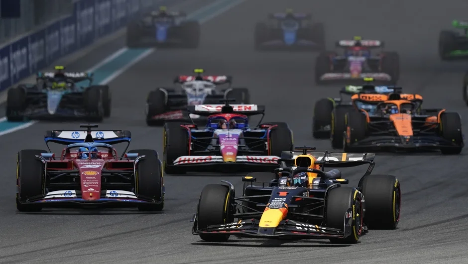 Formula 1 zbarkon në Europë  skuadrat shpalosin risitë në pistën e Imola