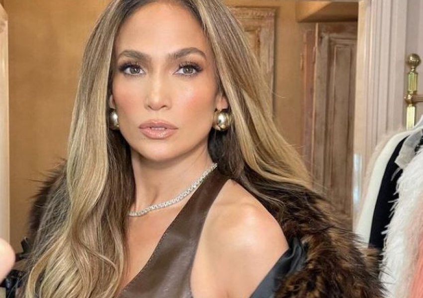 VIDEO/ Stjuardesa nxjerr zbuluar sjelljet negative të Jennifer Lopez me stafin: Po të kishte qenë dikush tjetër do njoftonim policinë
