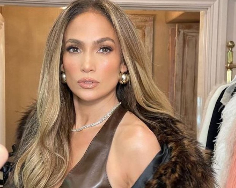 VIDEO/ Stjuardesa nxjerr zbuluar sjelljet negative të Jennifer Lopez me stafin: Po të kishte qenë dikush tjetër do njoftonim policinë