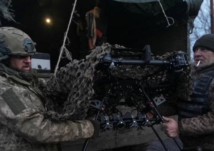 Rusia thotë se i rrëzoi 83 dronë ukrainas, teksa raketa ruse godet Odesën
