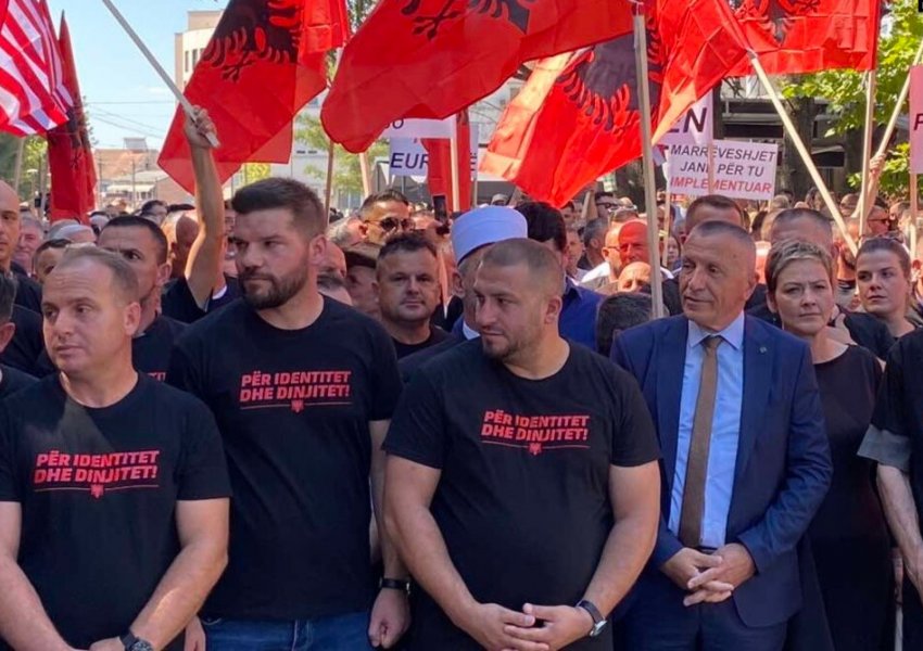 Shqiptarët e Luginës protestojnë kundër pasivizimit të adresave