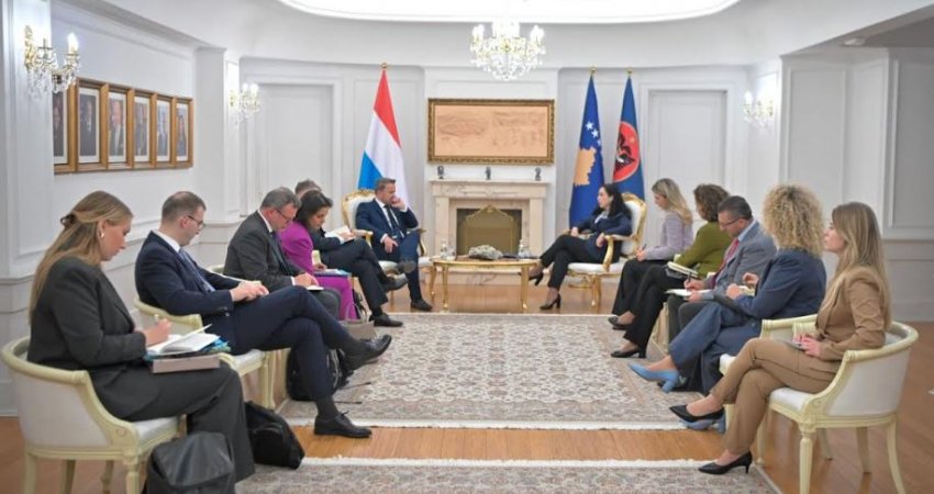 Osmani pas takimit me Bettel: Kosova ka ndërmarrë hapa të rëndësishëm për të përmbushur kriteret e BE-së