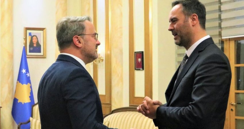 Konjufca takohet me Battel, rikonfirmohet mbështetja e Luksemburgut karshi Kosovës