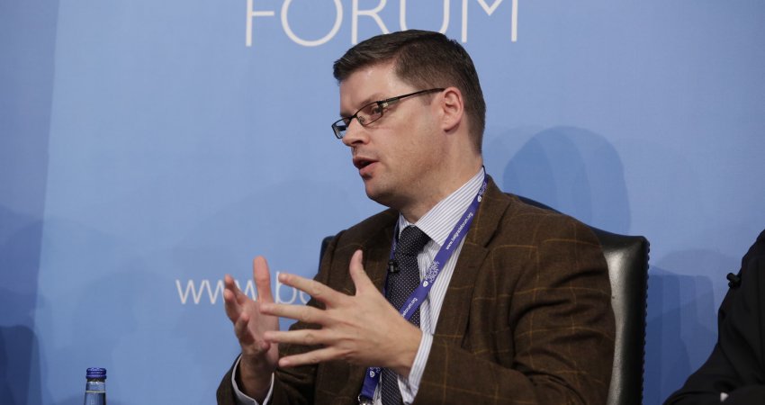 Profesori Ker-Lindsay: Rimarrja e Kosovës me forcë nga Serbia? Absolutisht jo