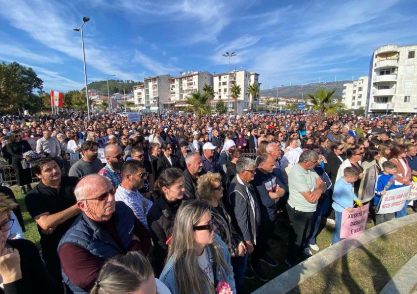 Vdekja e nënës shqiptare në maternitet, mijëra qytetarë protestojnë në Mal të Zi