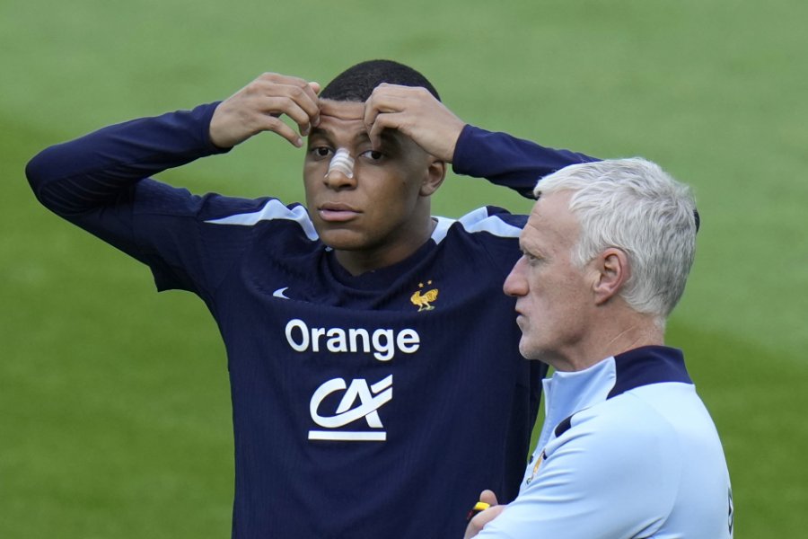 E bujshme, Deschamps ‘përjashton’ nga Franca Mbappenë
