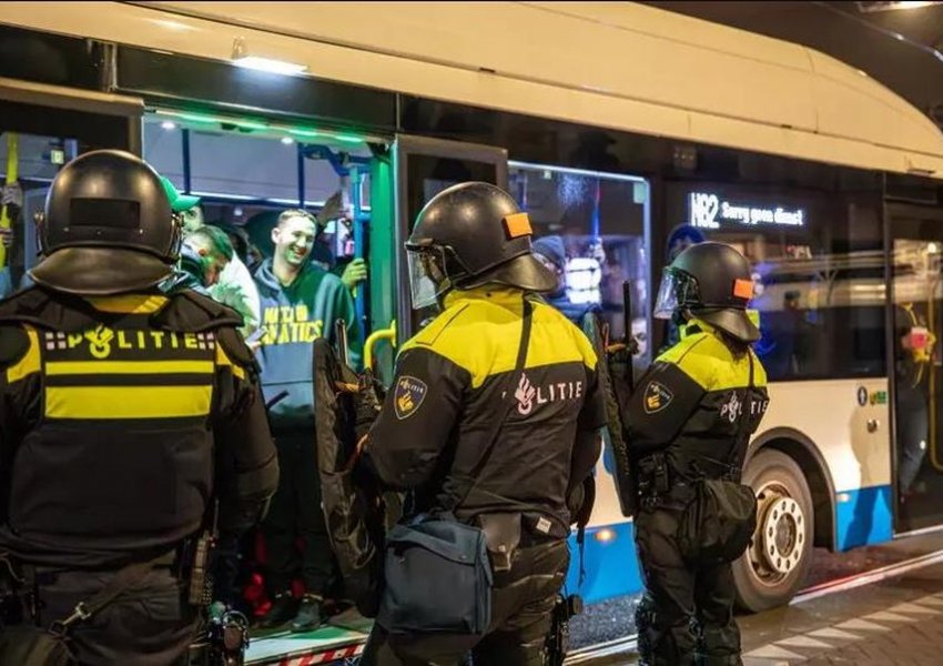 Sulmi ndaj tifozëve, Ministri i Jashtëm izraelit fluturon me urgjencë drejt Amsterdamit. Reagon KE
