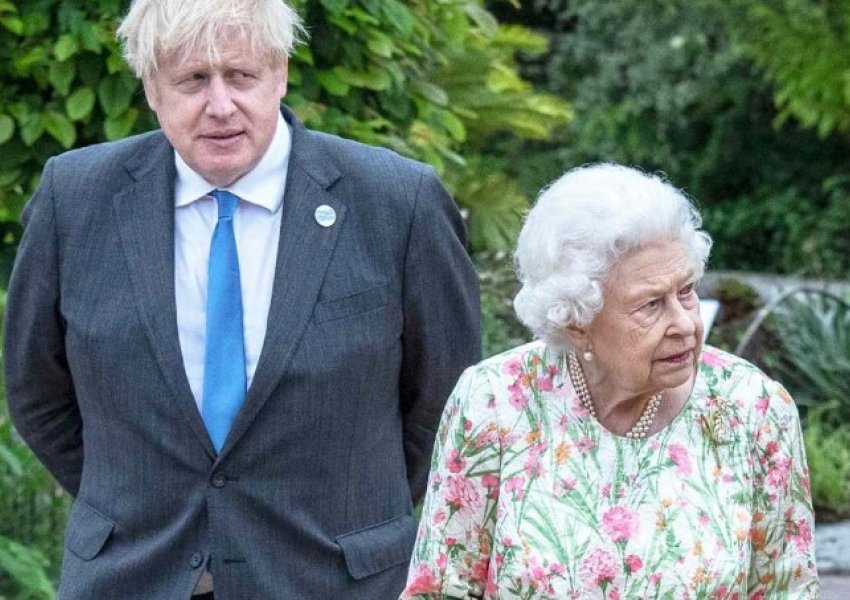 Dy ditë përpara vdekjes, Mbretëresha Elizabeth u tall me Boris Johnson: Të paktën nuk do më varrosë ai idioti