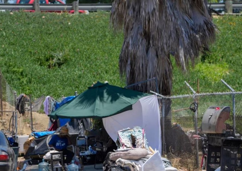Pas vendimit të Gjykatës së Lartë, Kalifornia detyron të pastrehët të largohen