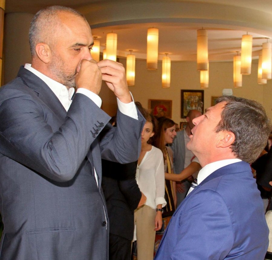 Dënimi qesharak/ Përfundon ditët e burgut, Vangjush Dako lë qelinë